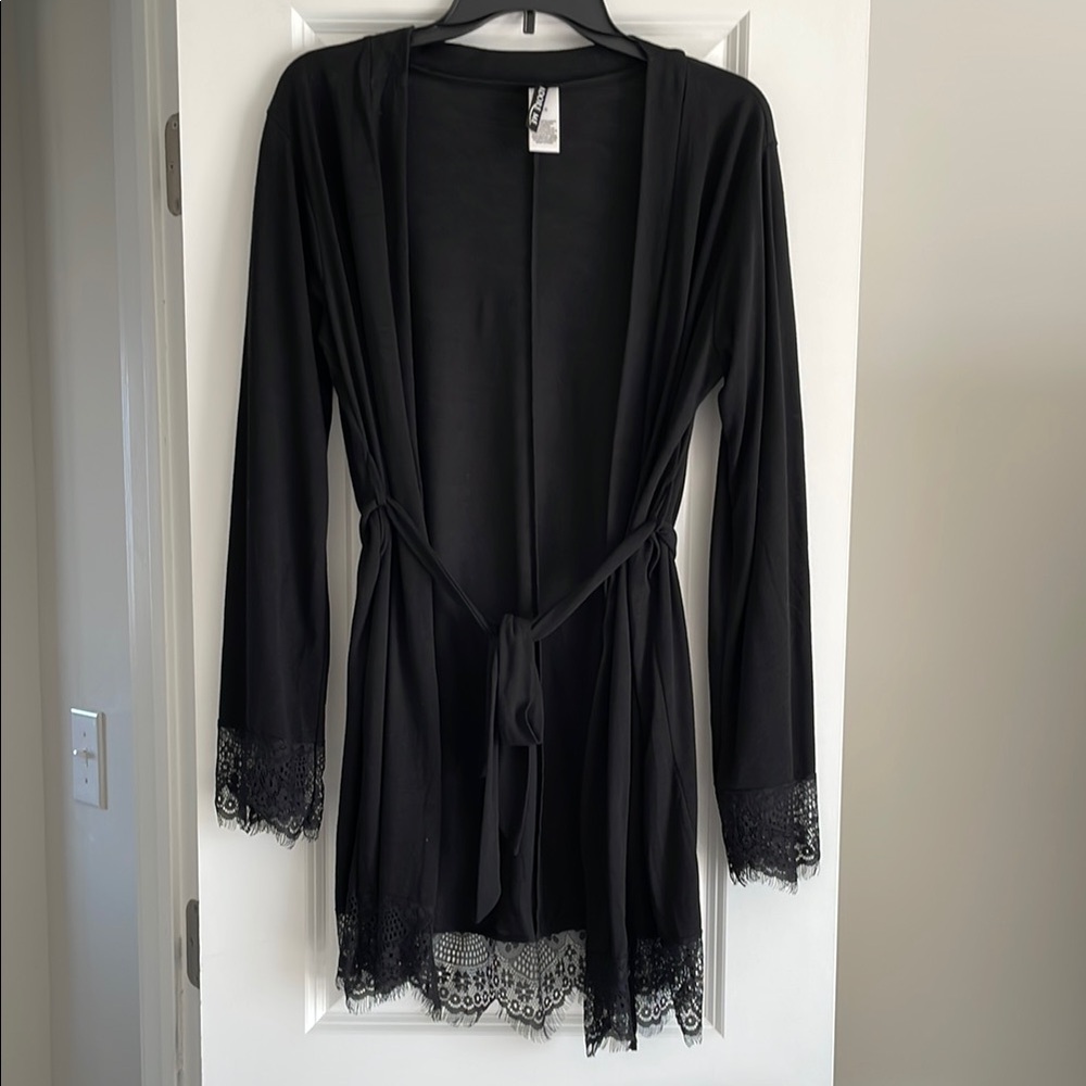 Elegant Black Lace Trim Robe